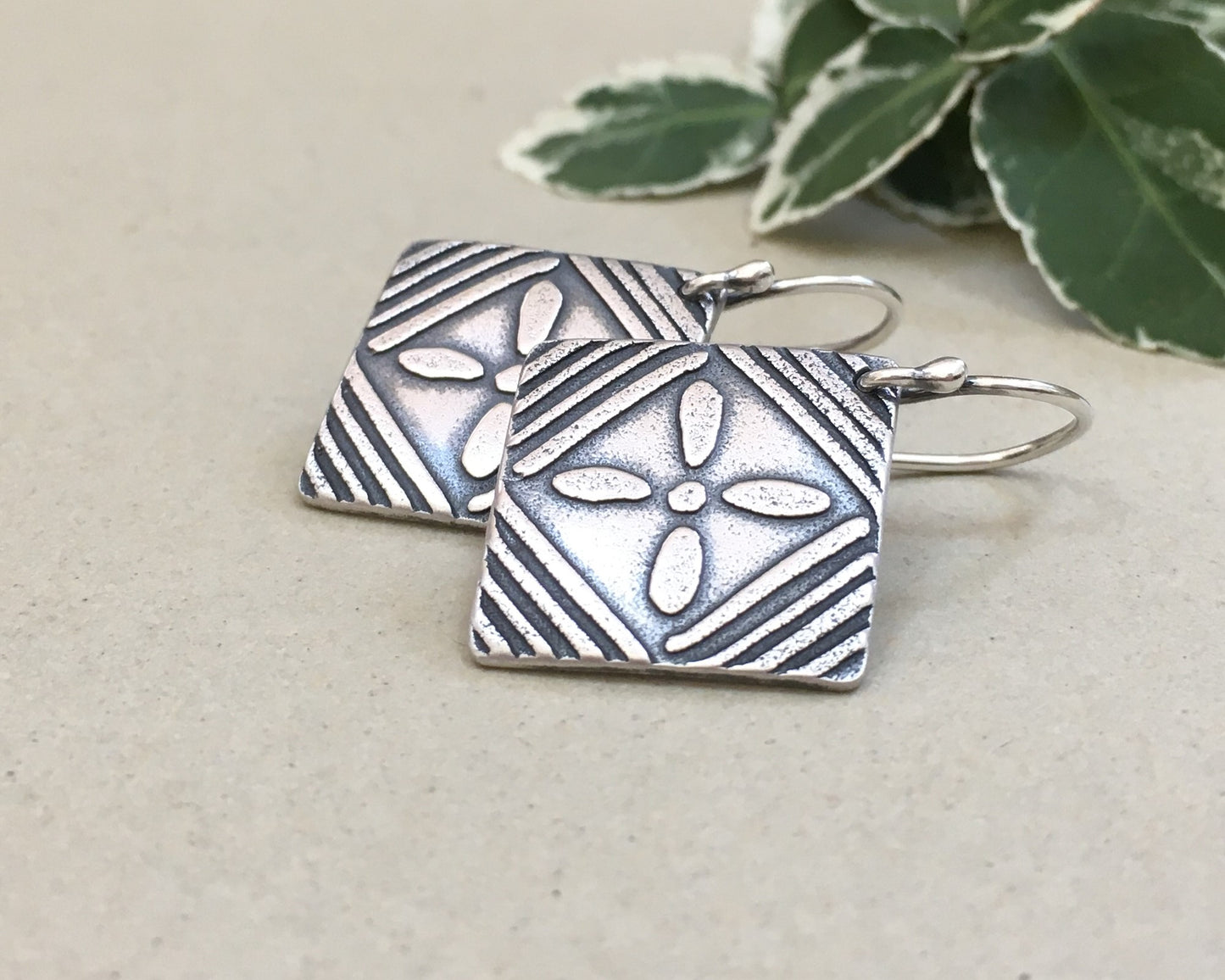 Flower and stripes earrings in oxidized sterling silver