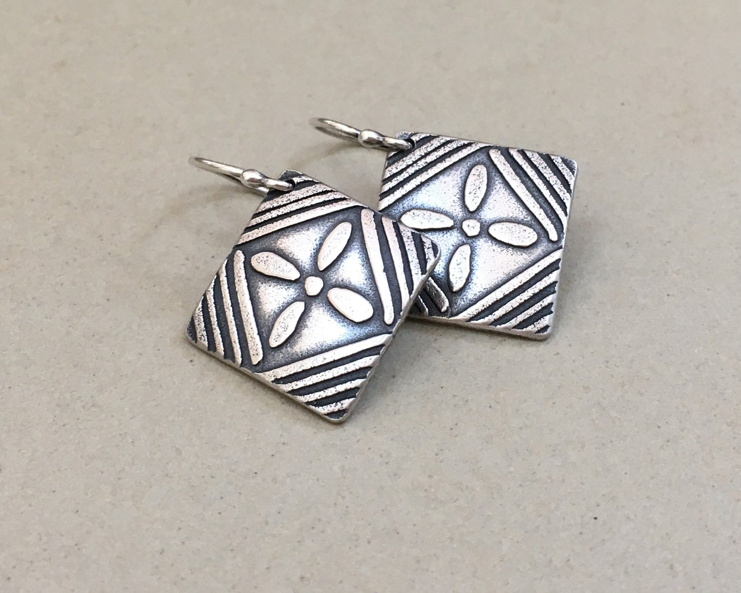 Flower and stripes earrings in oxidized sterling silver