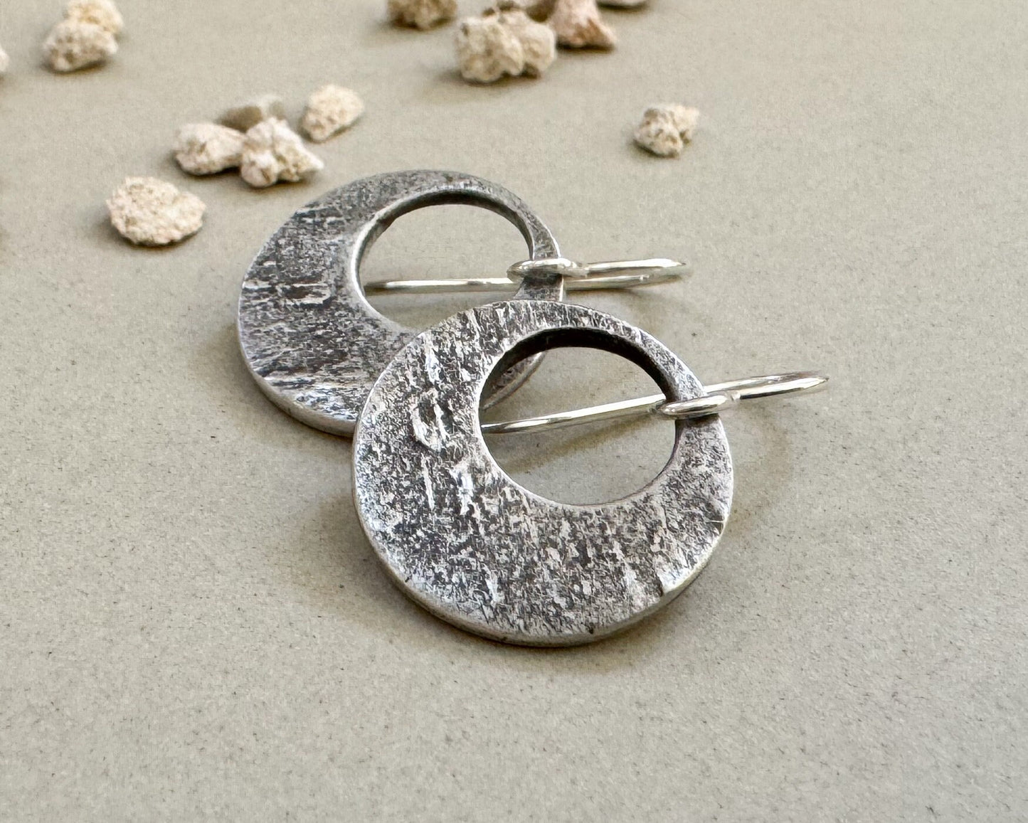 Small rock textured chunky silver hoops