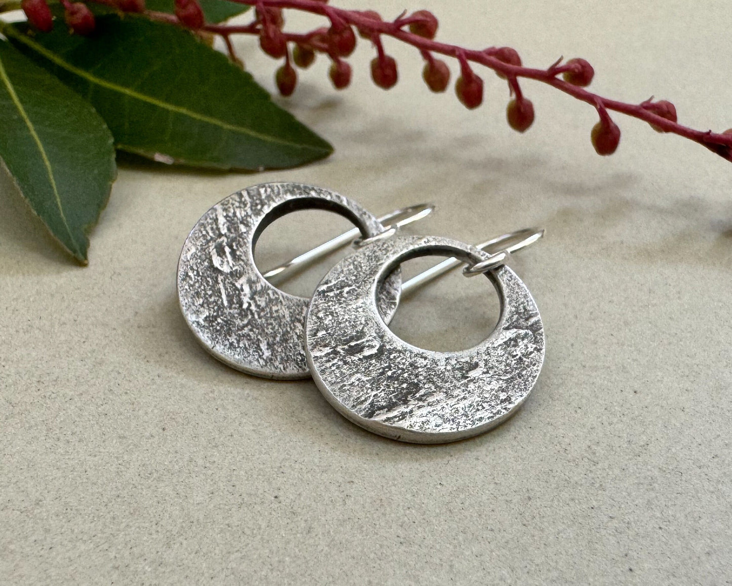 Small rock textured chunky silver hoops
